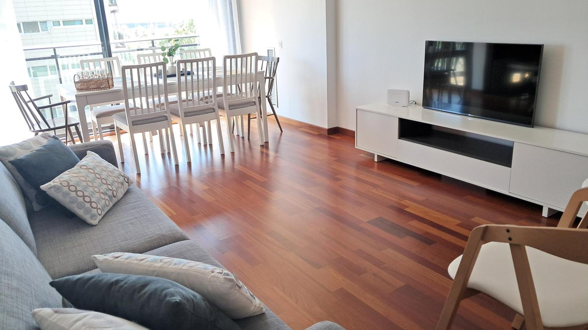סנט אדריה דה בסוס Modern Apartment, With Parking, Close To The Beach!! מראה חיצוני תמונה