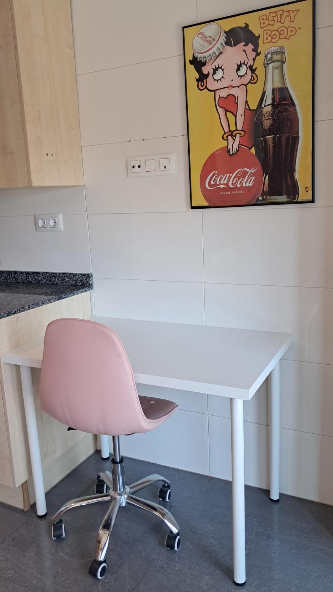 סנט אדריה דה בסוס Modern Apartment, With Parking, Close To The Beach!! מראה חיצוני תמונה