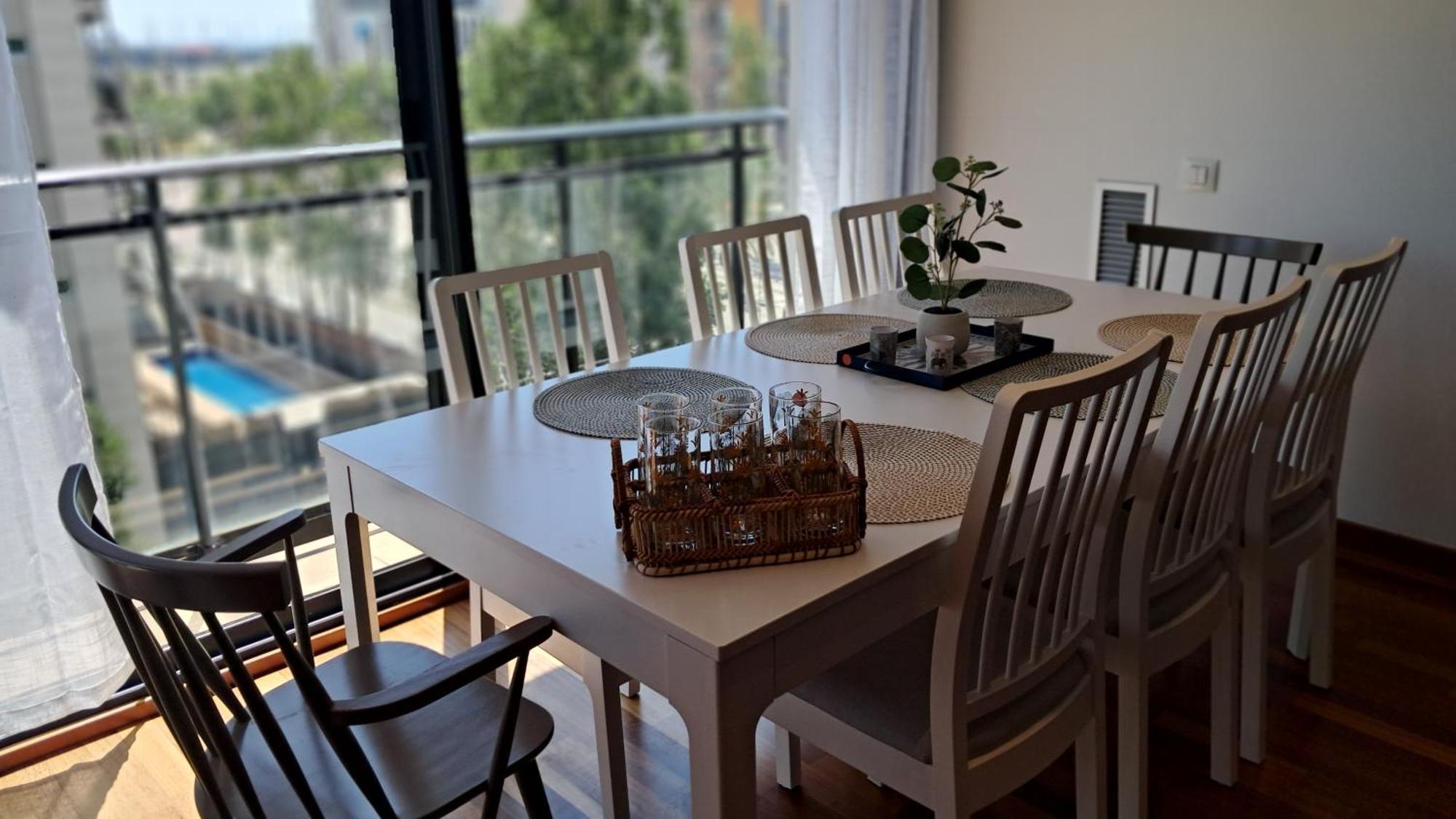 סנט אדריה דה בסוס Modern Apartment, With Parking, Close To The Beach!! מראה חיצוני תמונה