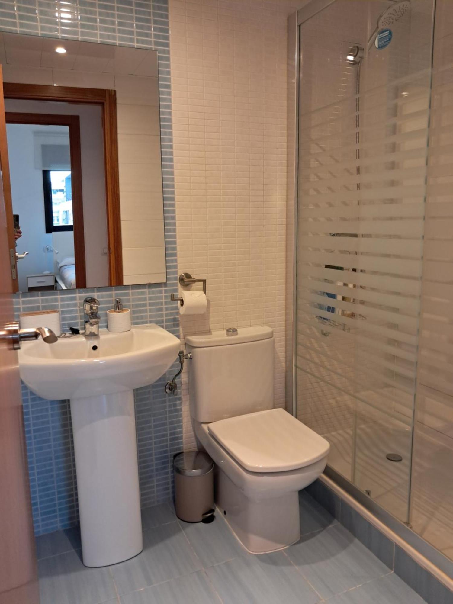 סנט אדריה דה בסוס Modern Apartment, With Parking, Close To The Beach!! מראה חיצוני תמונה