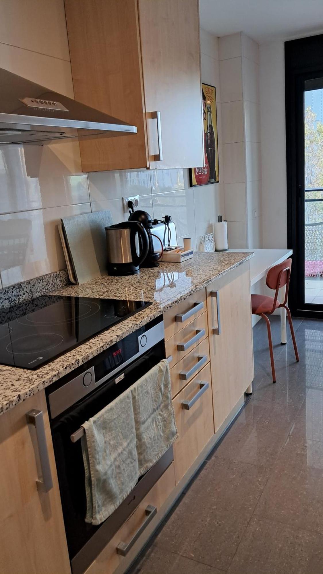 סנט אדריה דה בסוס Modern Apartment, With Parking, Close To The Beach!! מראה חיצוני תמונה